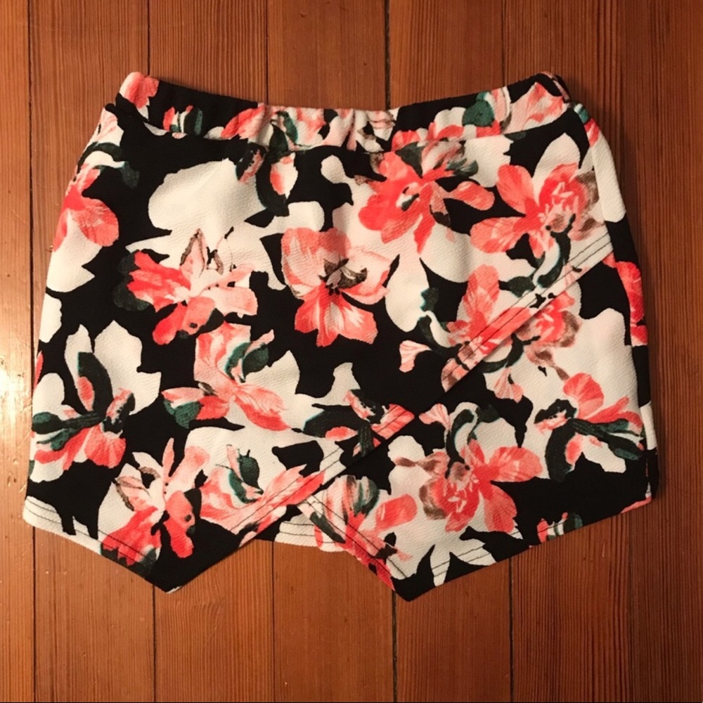 Boohoo Floral Skort